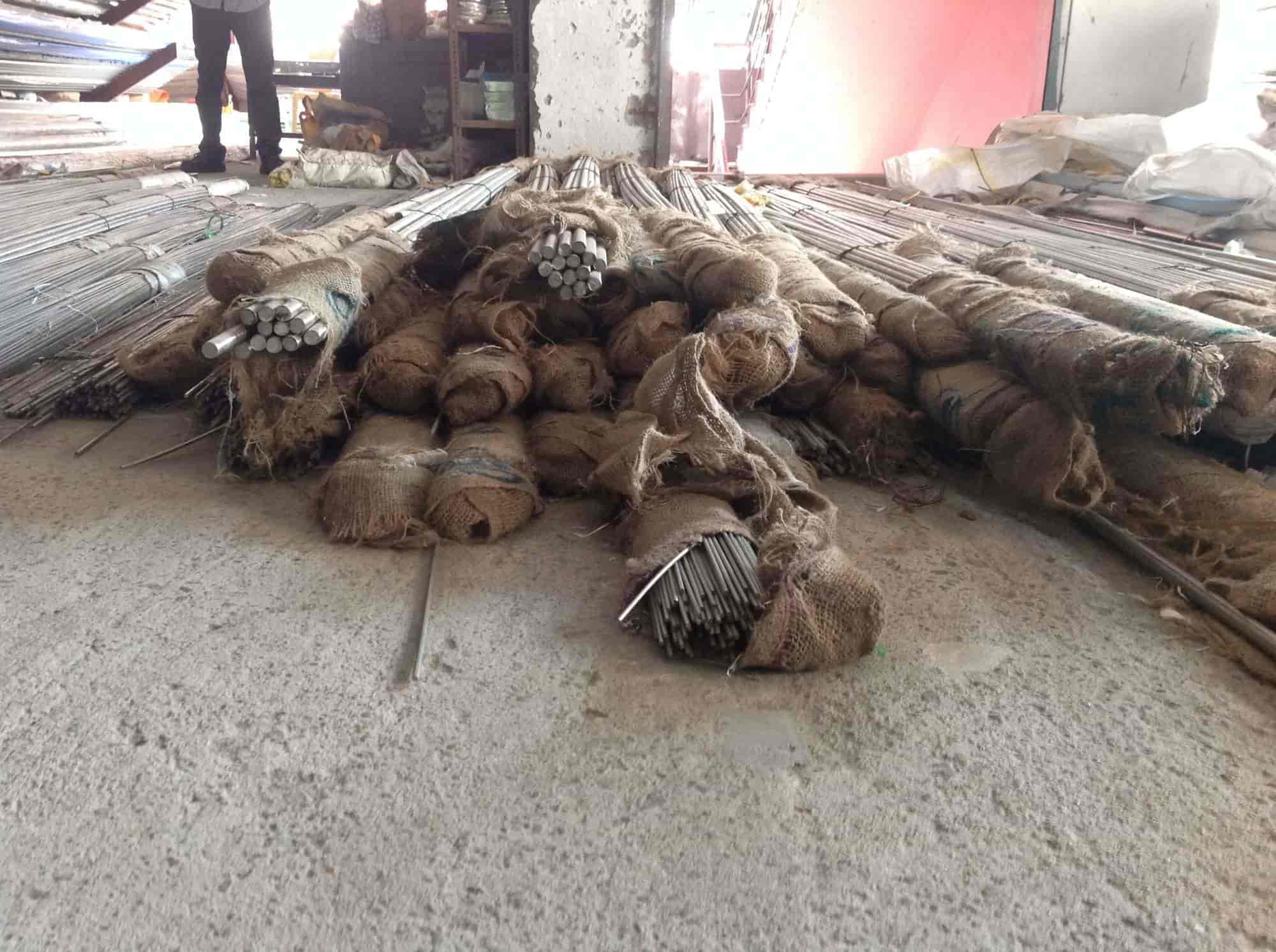 Stainless Steel Pipe Steel Pipe Latest Price, SS Tube Dealers in