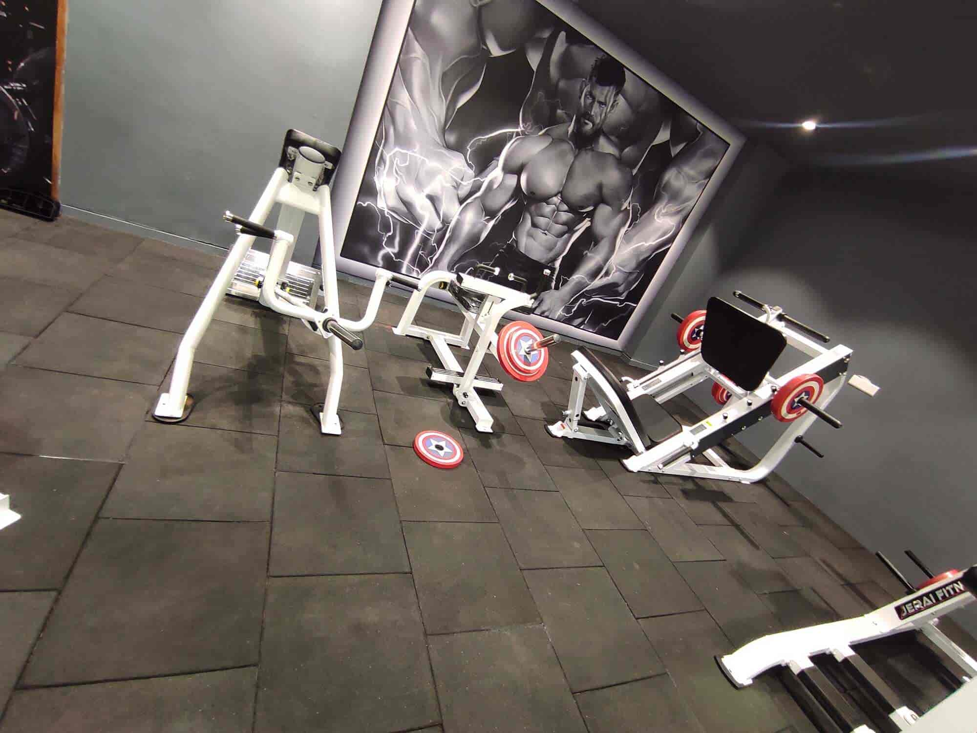 Gym Lounge Premium Vastrapur in Vastrapur,Ahmedabad Best Fitness