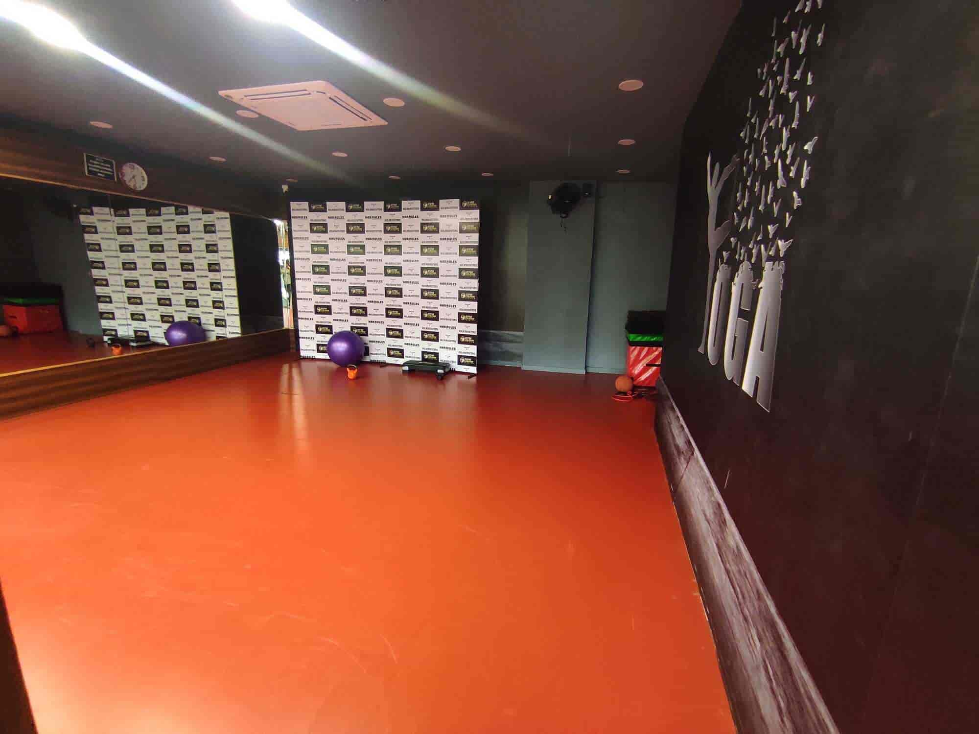 Gym Lounge Premium Vastrapur in Vastrapur,Ahmedabad Best Fitness