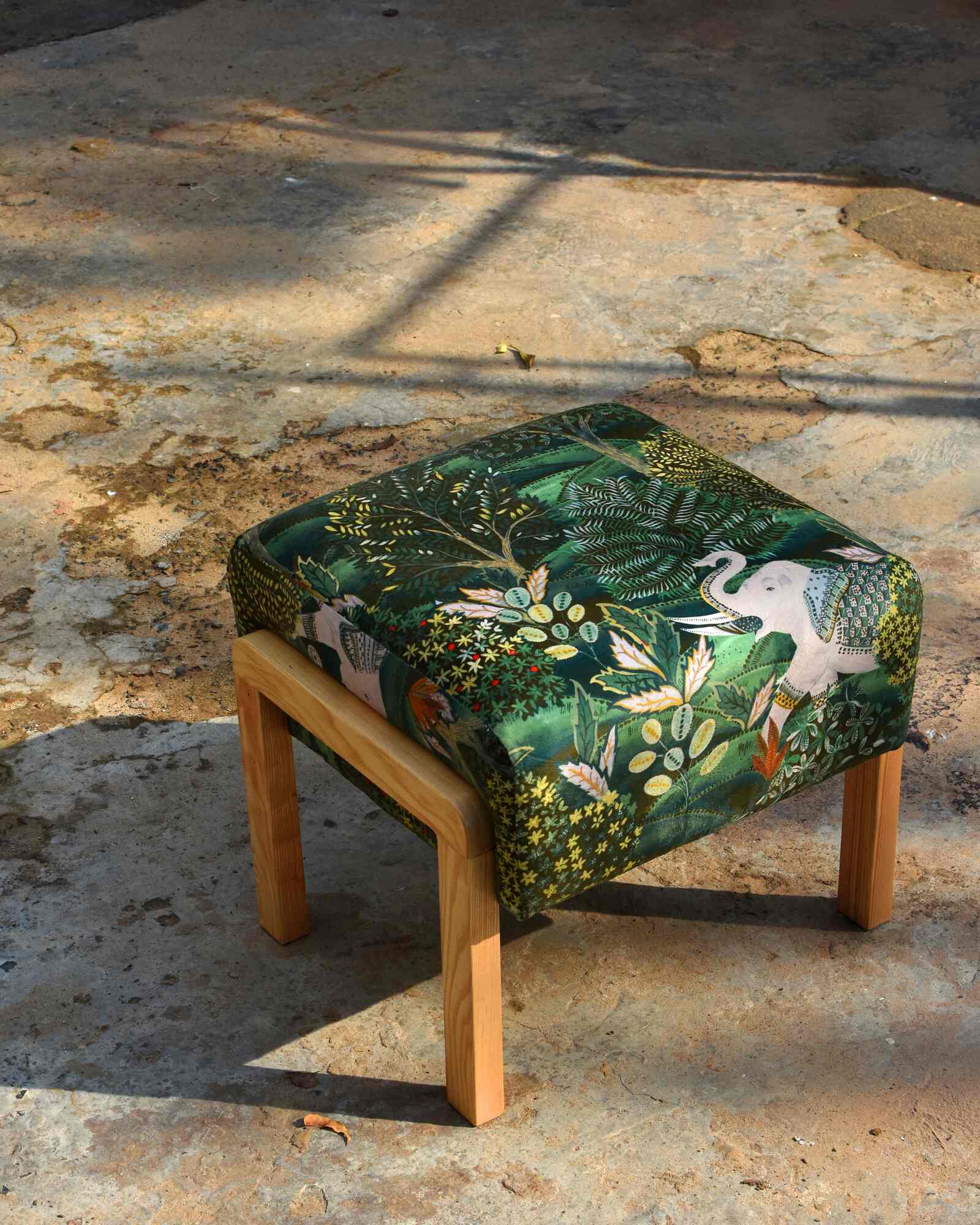 Studio Daft Err in Gota,Ahmedabad Best Furniture Manufacturers in Ahmedabad Justdial