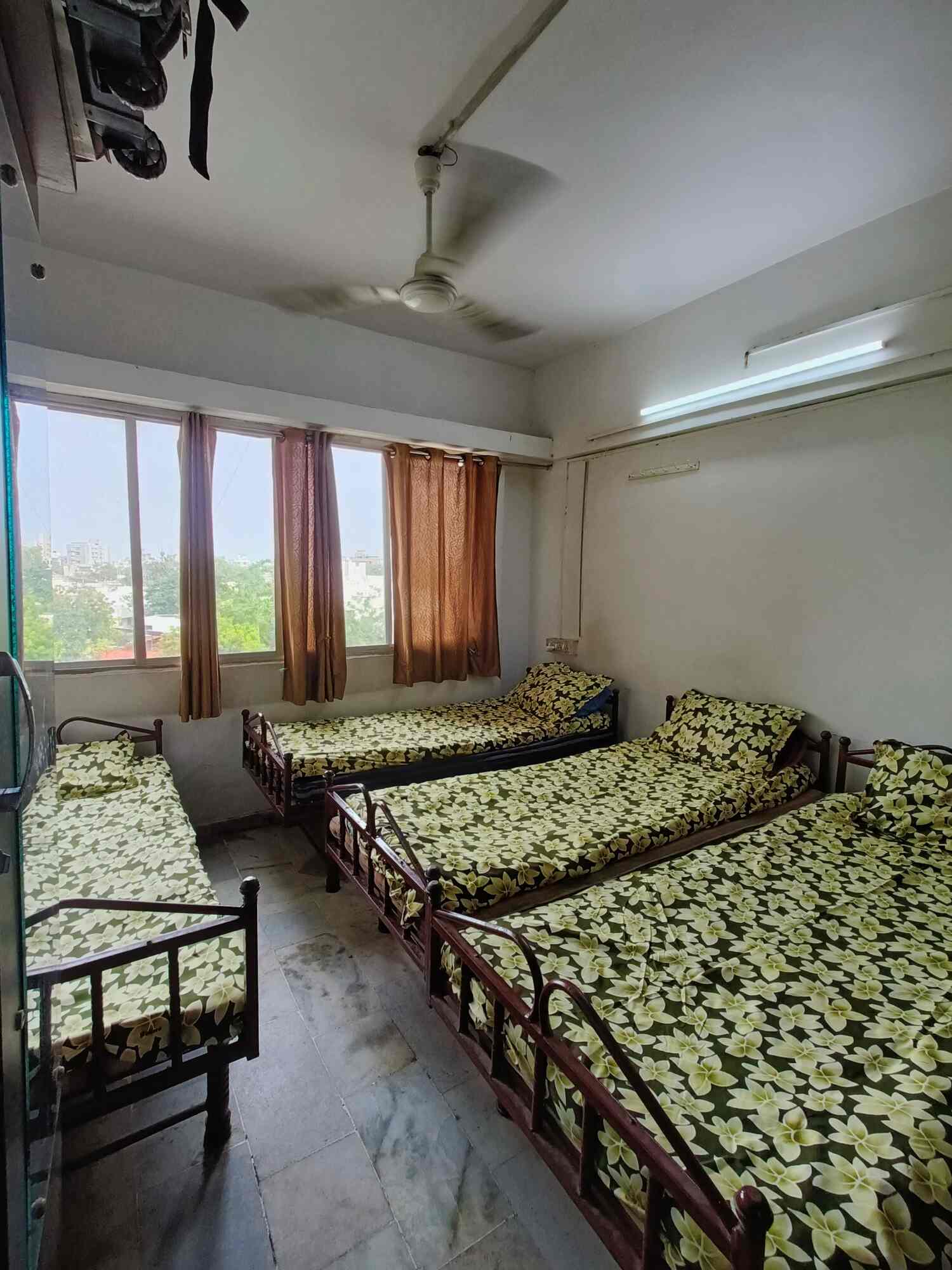 Book Dream Home Pg in University Area,Ahmedabad Best Hostels in