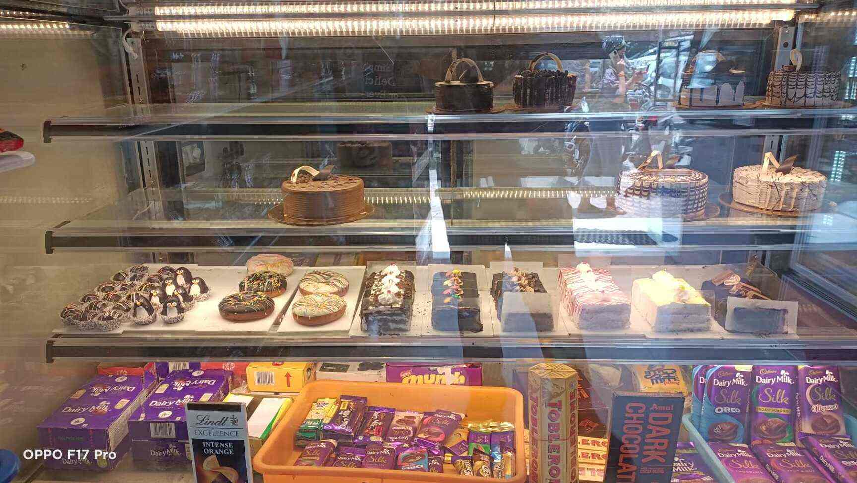 Happy Sugar Live Cake in Naranpura Vistar,Ahmedabad Order Food Online