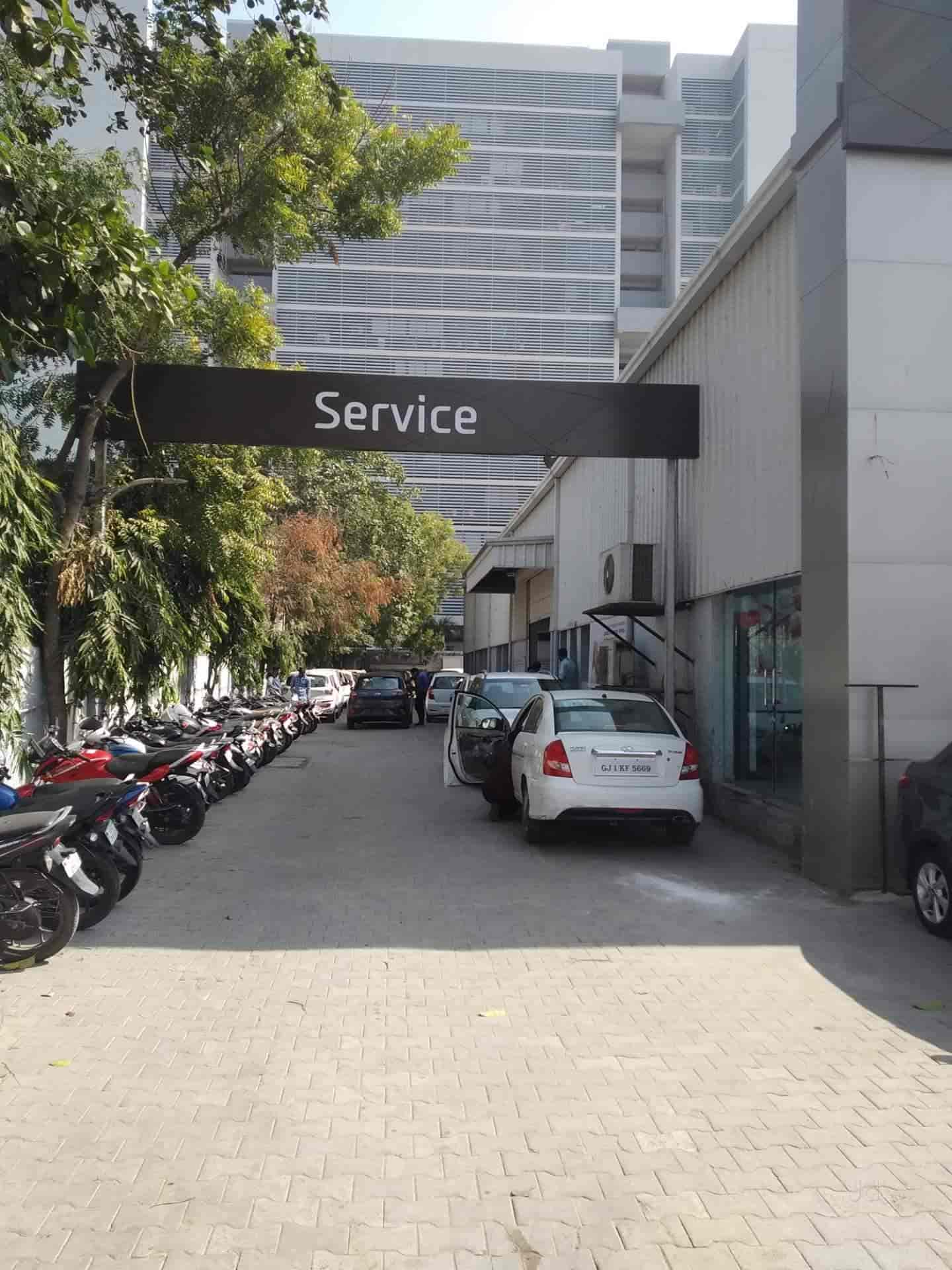 Karnavati Hyundai in Sola,Ahmedabad Best HyundaiCar Dealers in