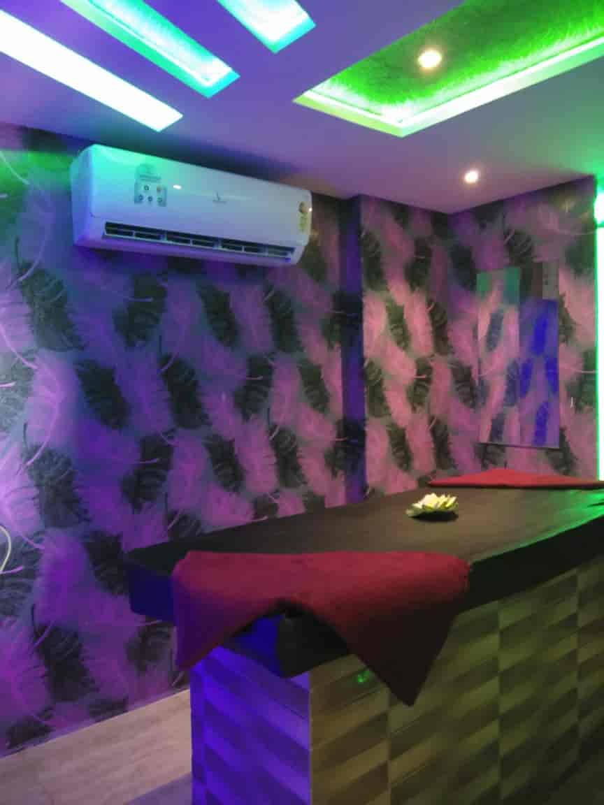 Royal spa prahladnagar Clearance