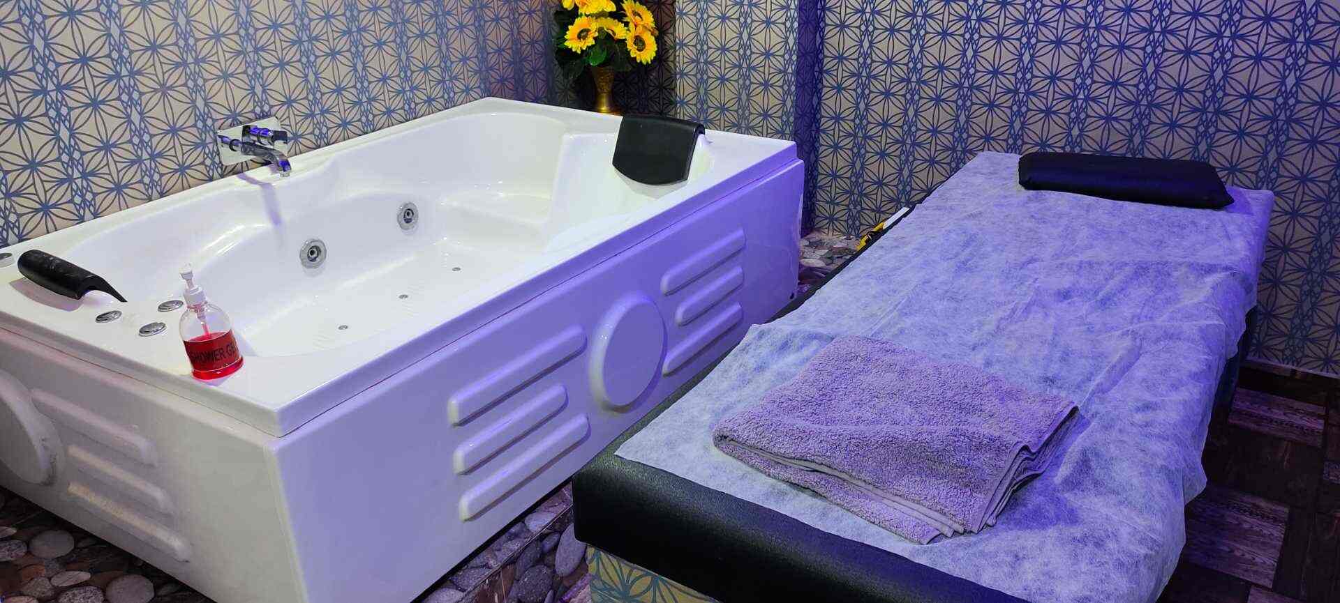 Lux Naturalspa in Drive In Road,Ahmedabad Best Beauty Spas in