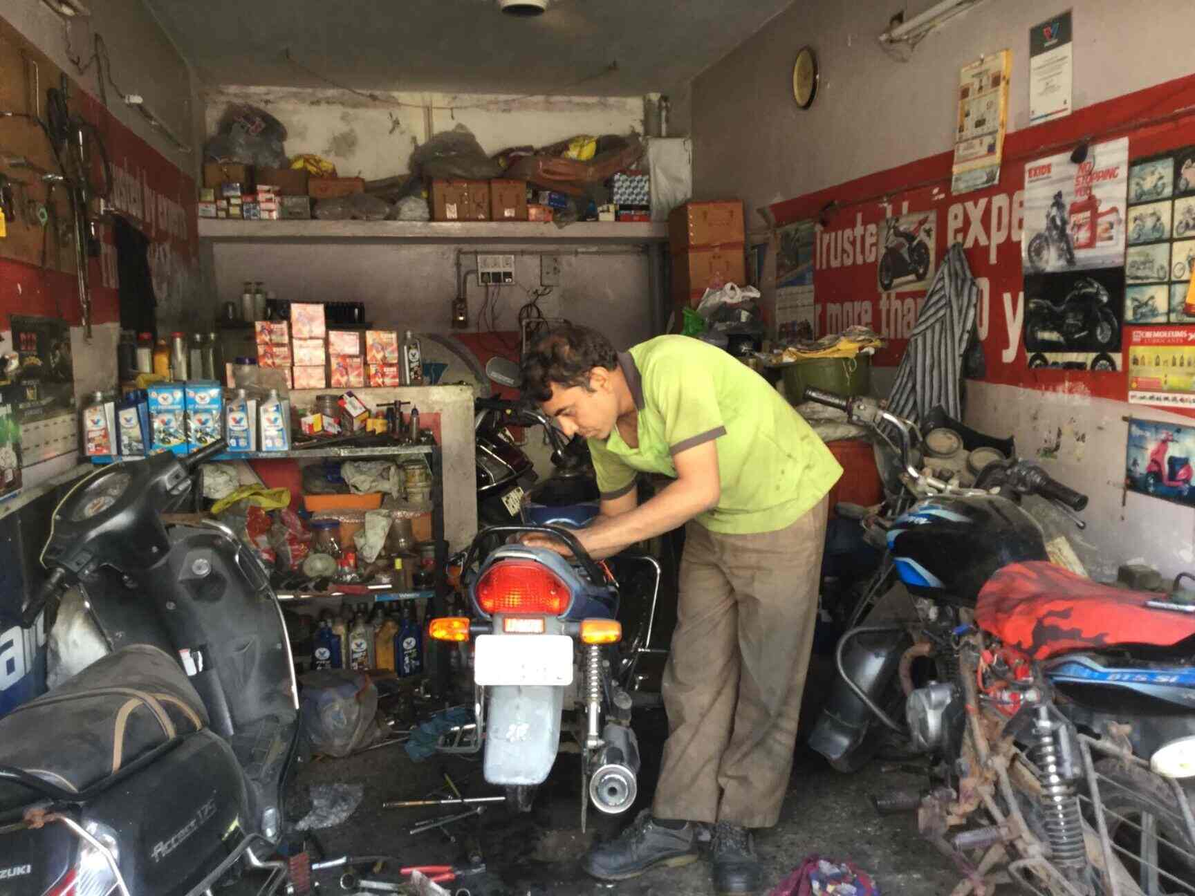 Jay Khodiyar Auto Service Center in CTM,Ahmedabad Best Two Wheeler