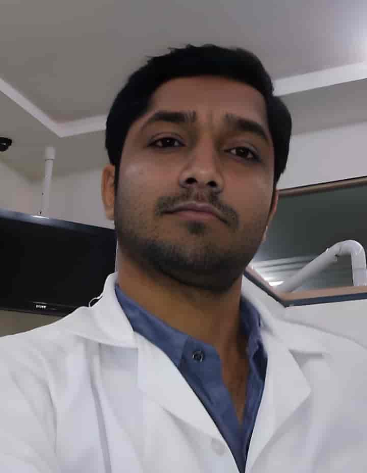 Dr. Hardik Solanki (Om Dental Clinic) in Naranpura Vistar,Ahmedabad