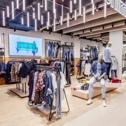 Find list of Pantaloons in Motera - Pantaloons Stores Ahmedabad near me