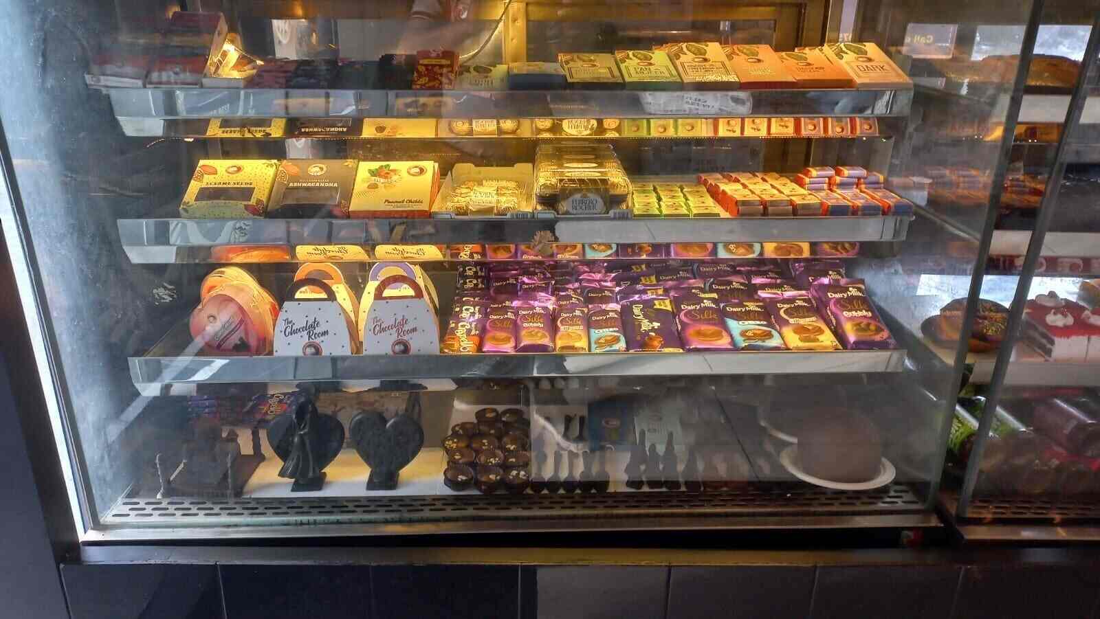 The Chocolate Room in Vasna,Ahmedabad Order Food Online Best Cake