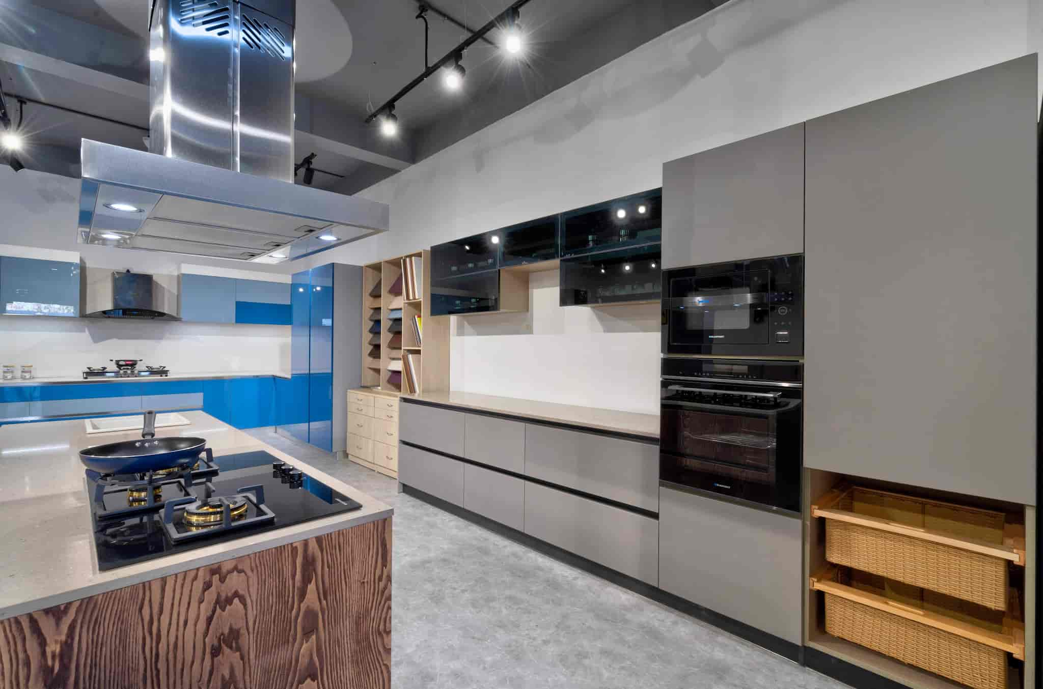 Top Factory Furniture Manufacturers in Pirana, Ahmedabad फैक्ट्री