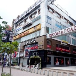 RENÉE Cosmetics office