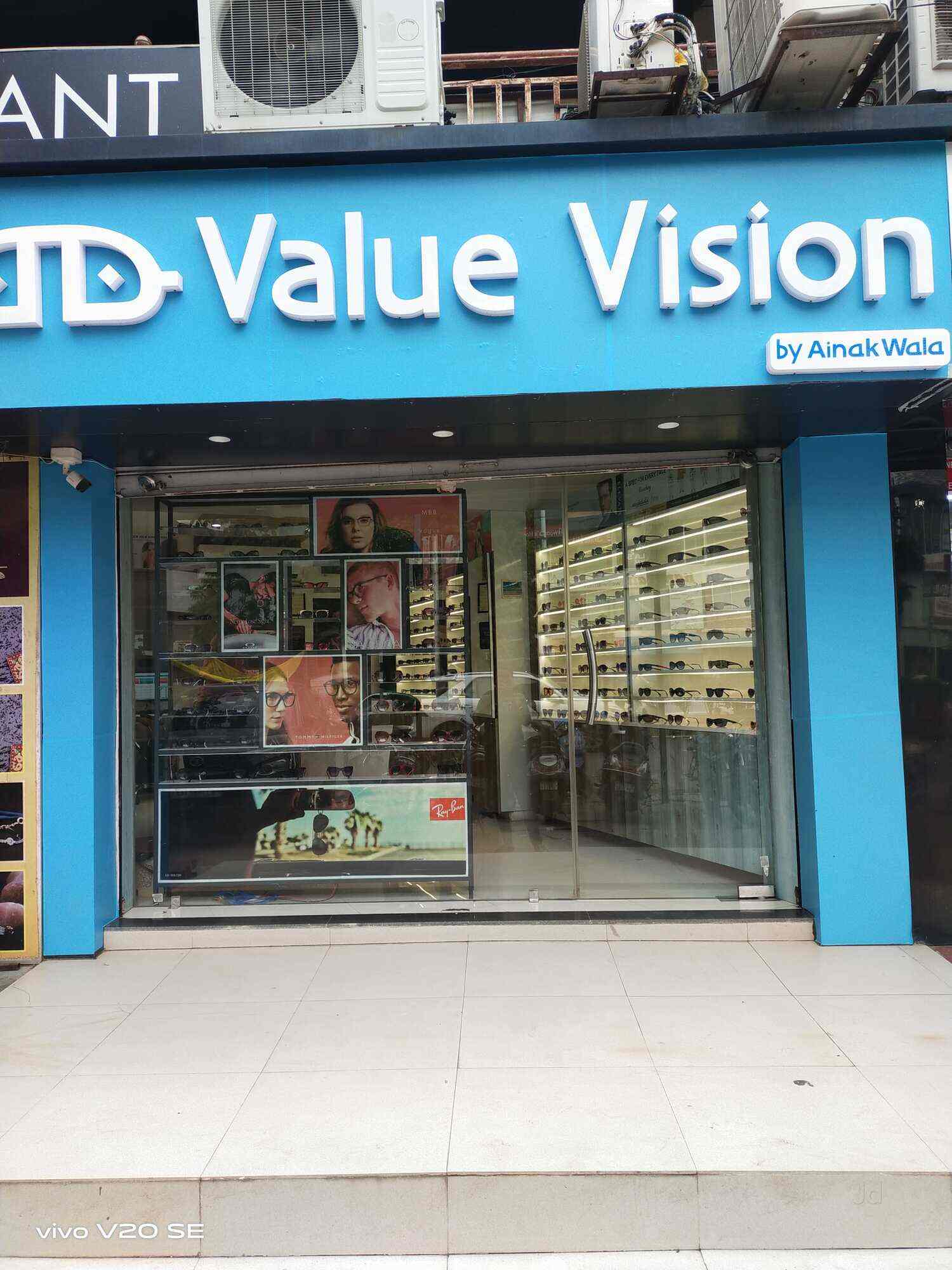 Ainakwala The Optical Store in Jodhpur Tekra,Ahmedabad Best Contact