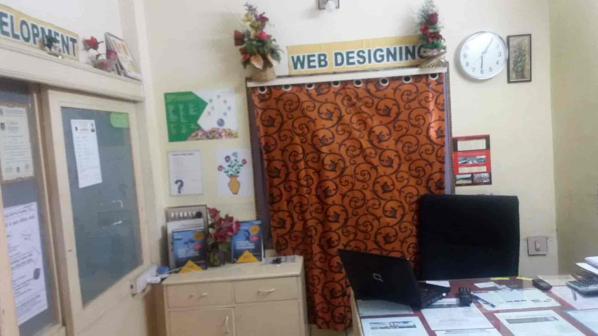 Yatharth Education in Navrangpura,Ahmedabad Best Computer Hardware