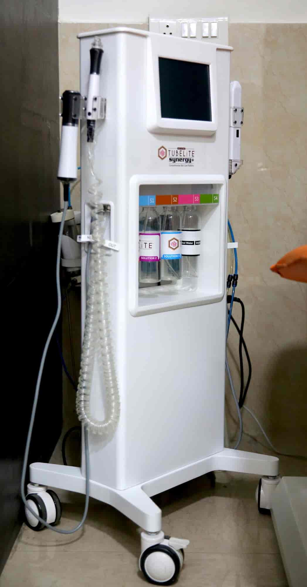 Dr. Rastogi's Cosmetic Mantra & Laser Center in Town,Allahabad