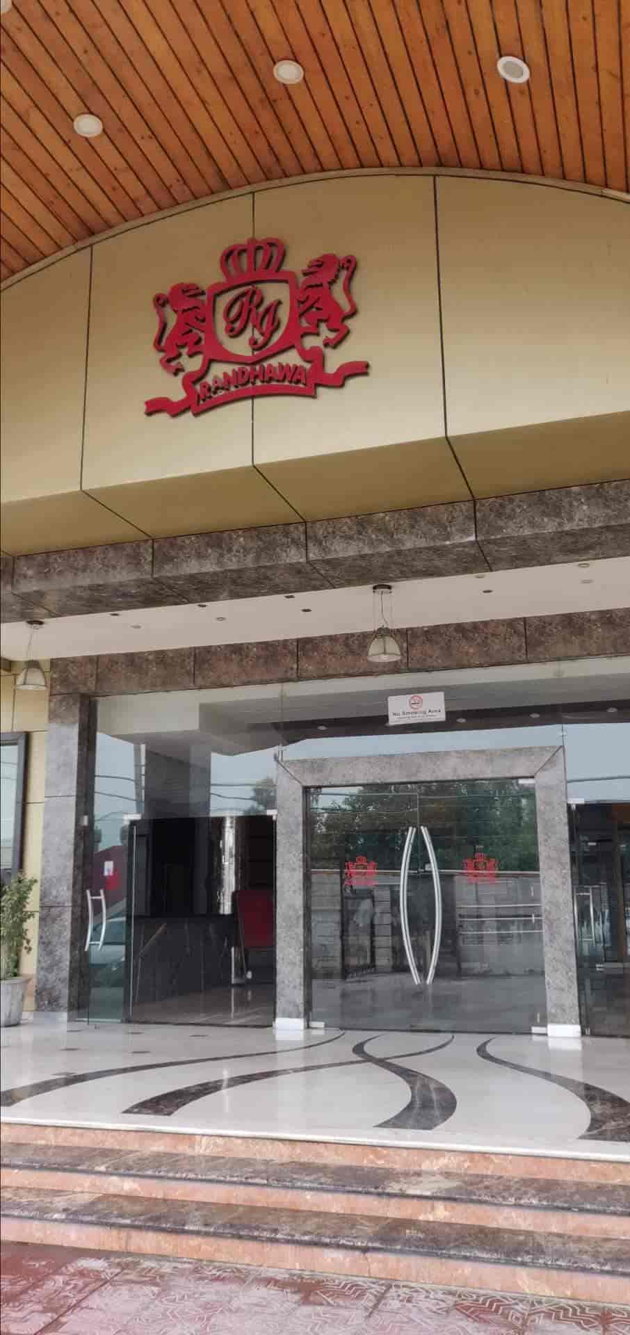 Book Hotel Randhawa International in Kashmir Avenue,Amritsar Best 3