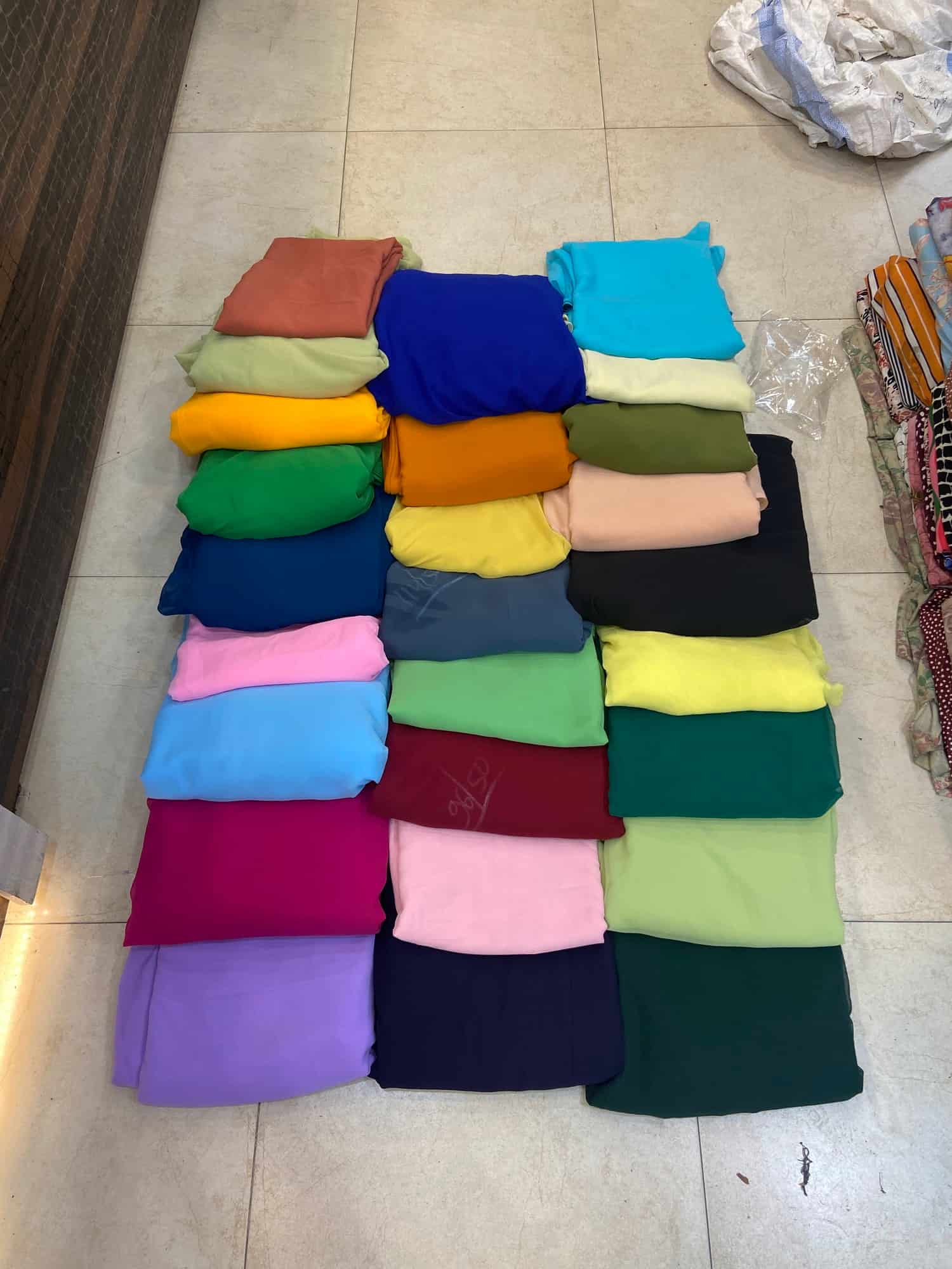 Top Mafatlal Dress Material Wholesalers in Jethpur Best Mafatlal