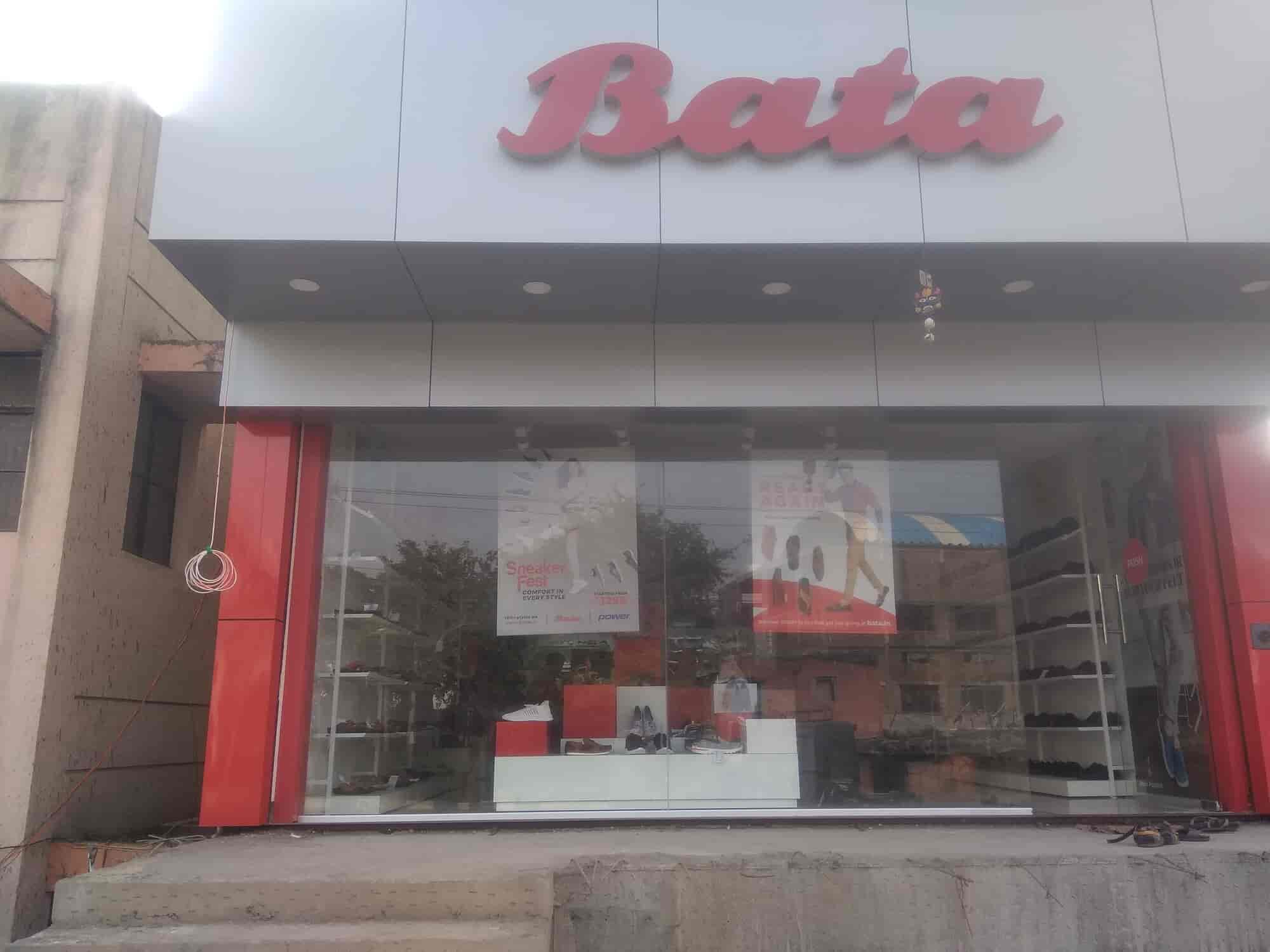 Bata showroom santacruz west deals