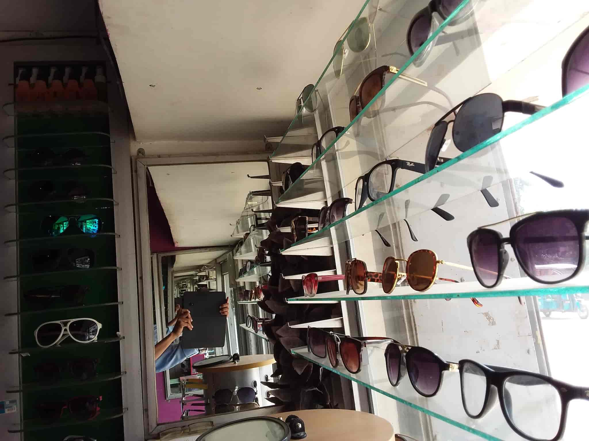 Eyeglass showroom near clearance me