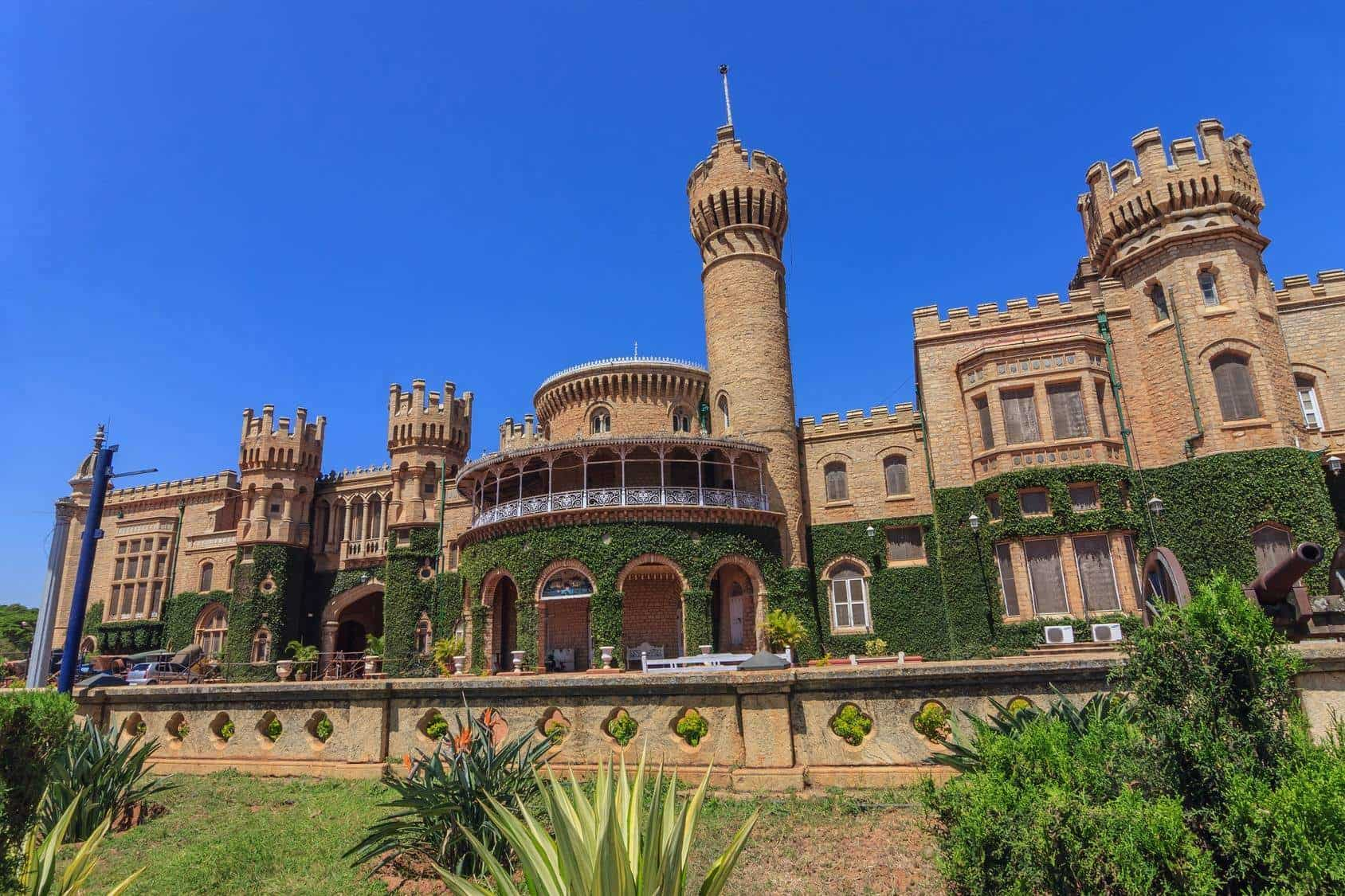 places to visit near bangalore palace