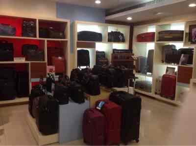 samsonite dealer near me