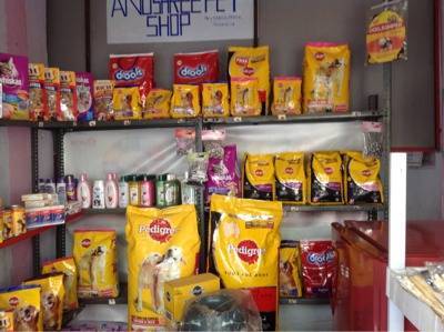 Nearest pet food store to deals me