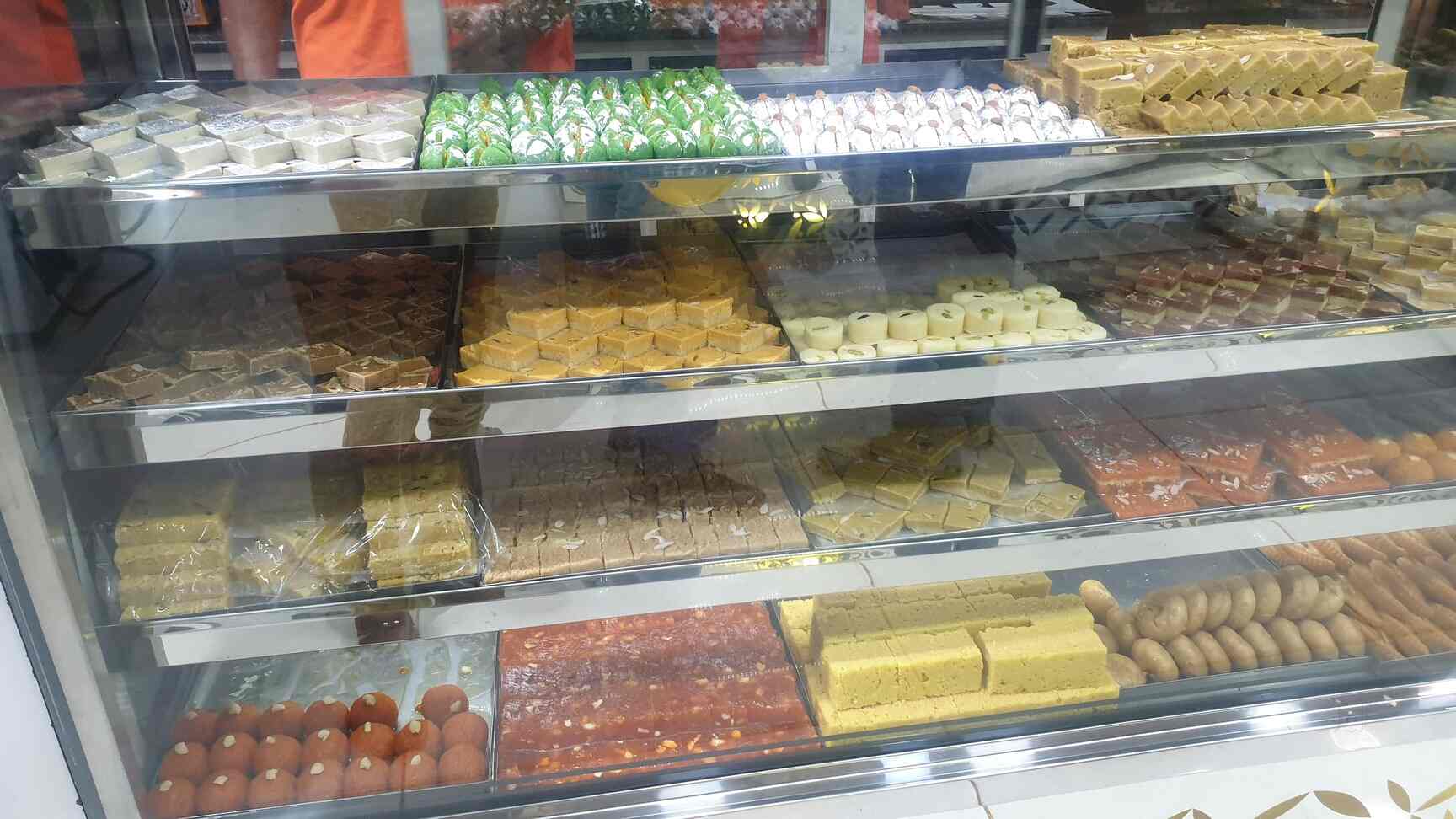 Sri Vishnu Bhavan Sweets And Cakes in Jayanagar,Bangalore Order Food