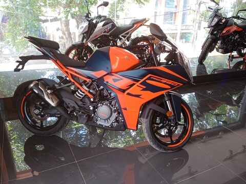 Indira nagar shop ktm showroom