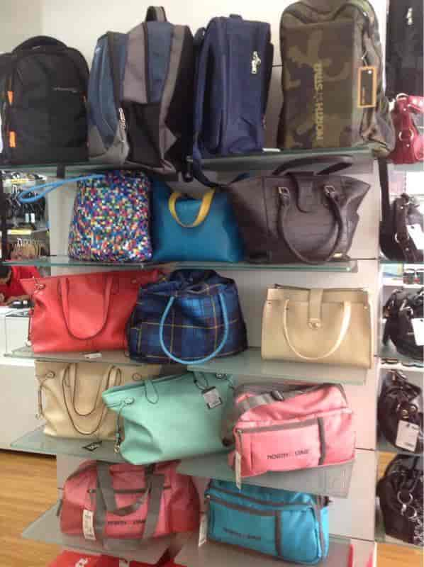 Bata best sale bag collection