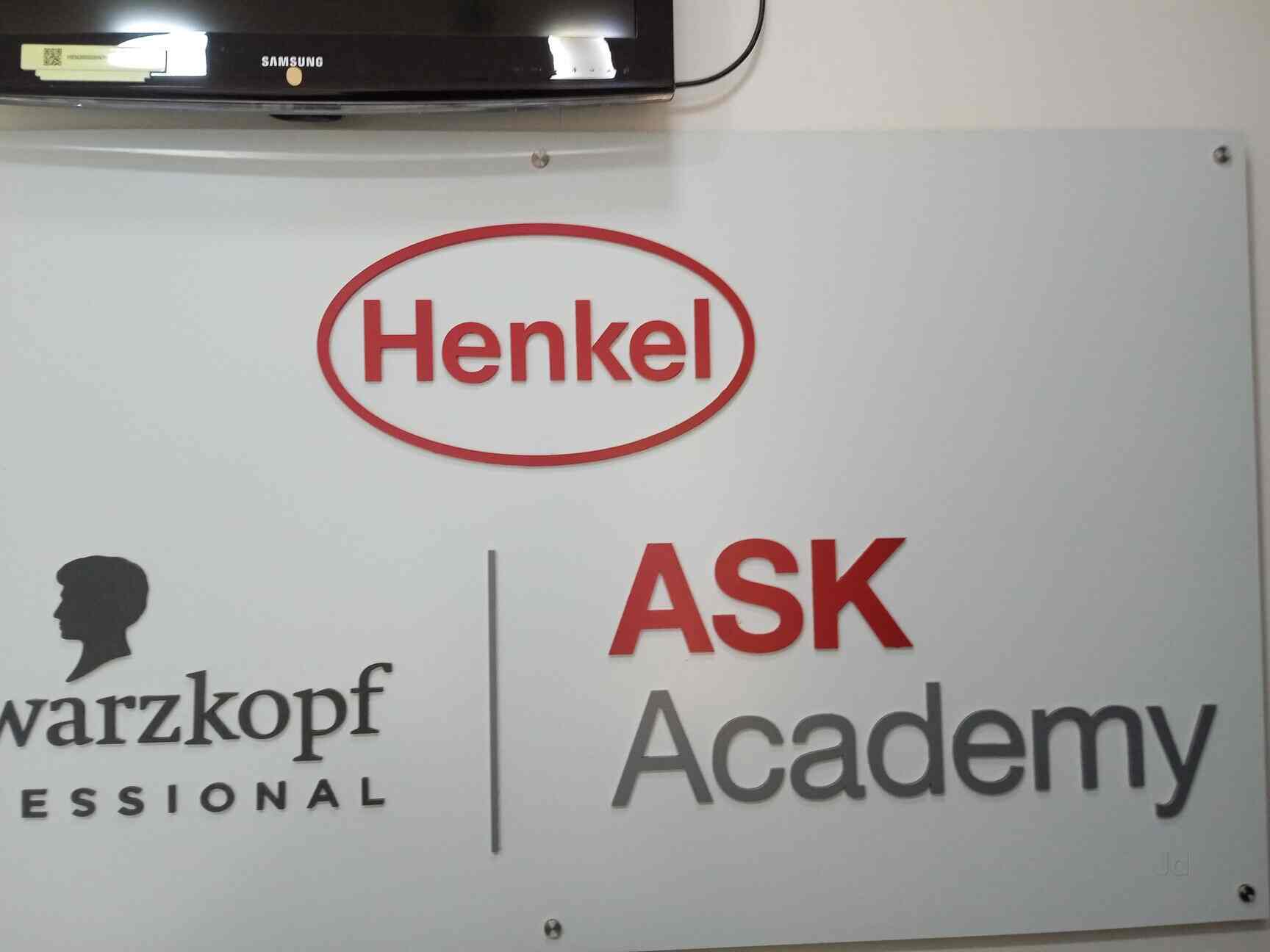 Top Henkel Adhesive Manufacturers in Surat एडहेसिव मनुफक्चरर्सहेंकेल