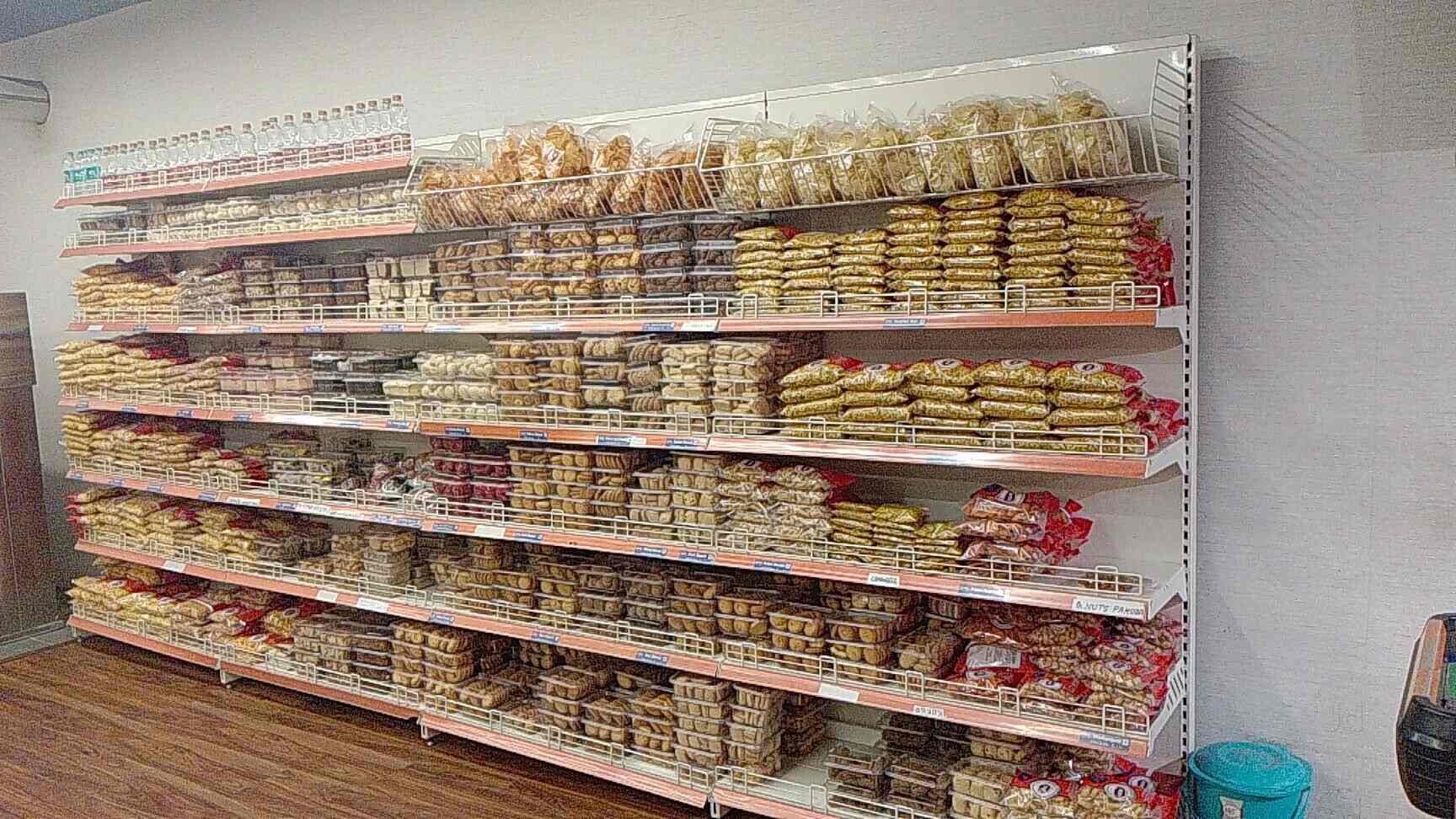 Sreenivasa Brahmins Bakery in hanumantha nagar,Bangalore Best