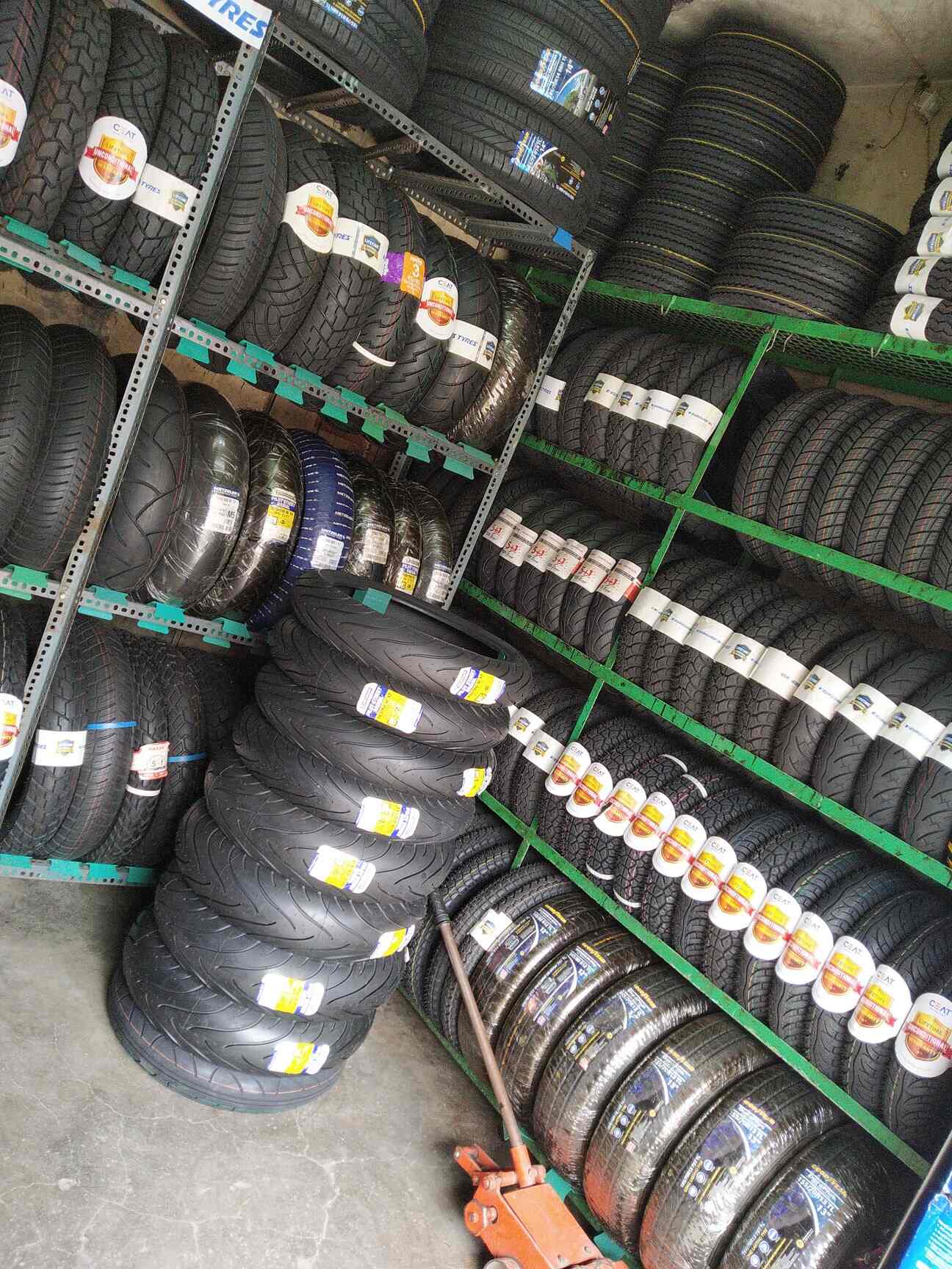 Karnataka Vulcanizing in Kammanahalli Main Road,Bangalore Best Tyre