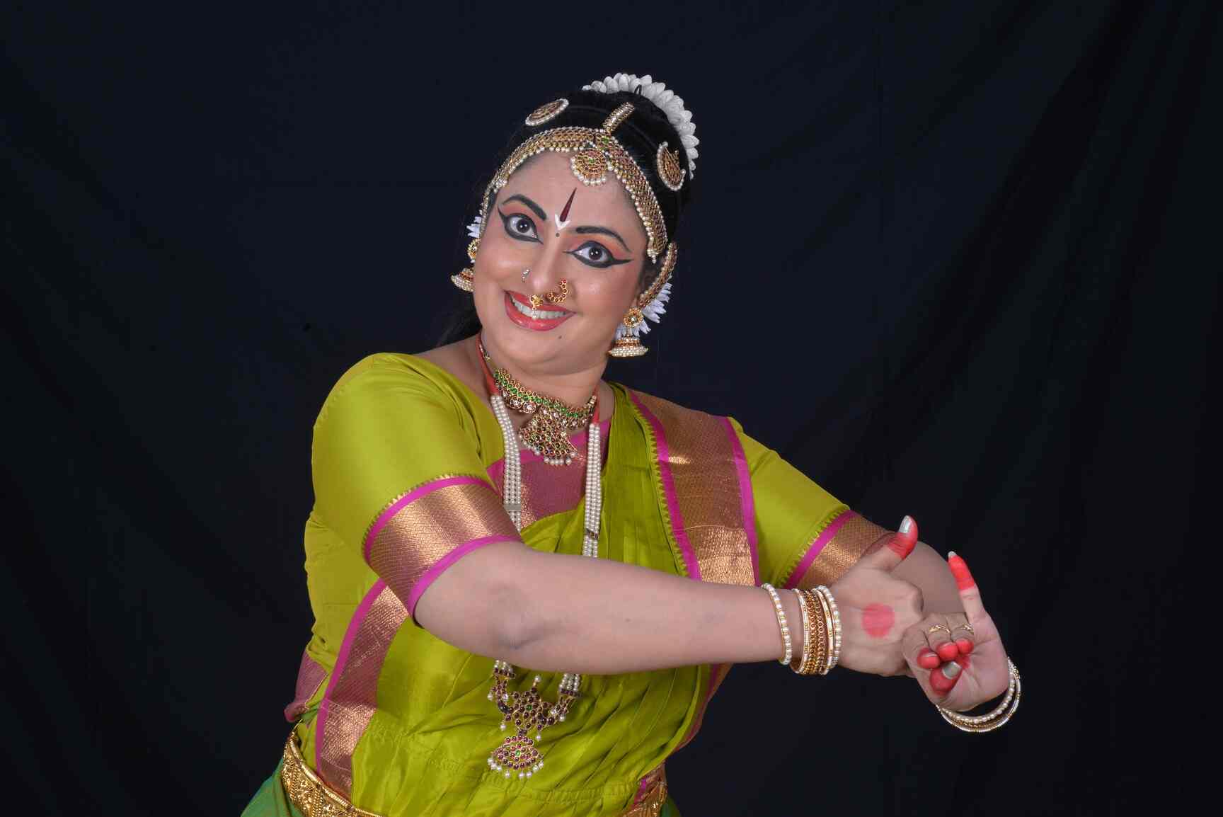 Ms Priya in Bagalur Main RoadBagalur Cross,Bangalore Best Music