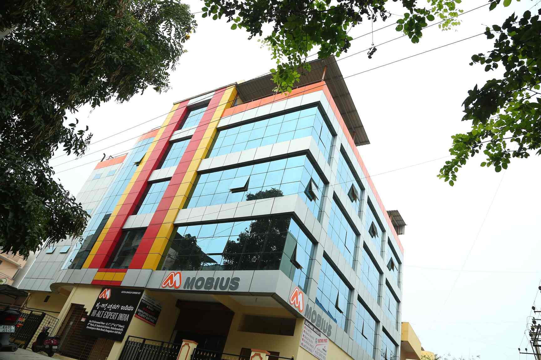 Top Delsey Luggage Bag Dealers in HSR Layout Best Delsey Luggage Bag