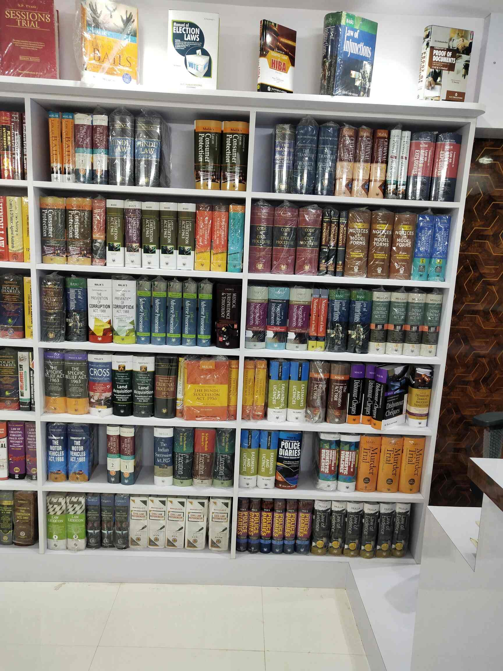 Find Law Book Distributors in Gandhi Nagar, Bangalore लॉ बुक