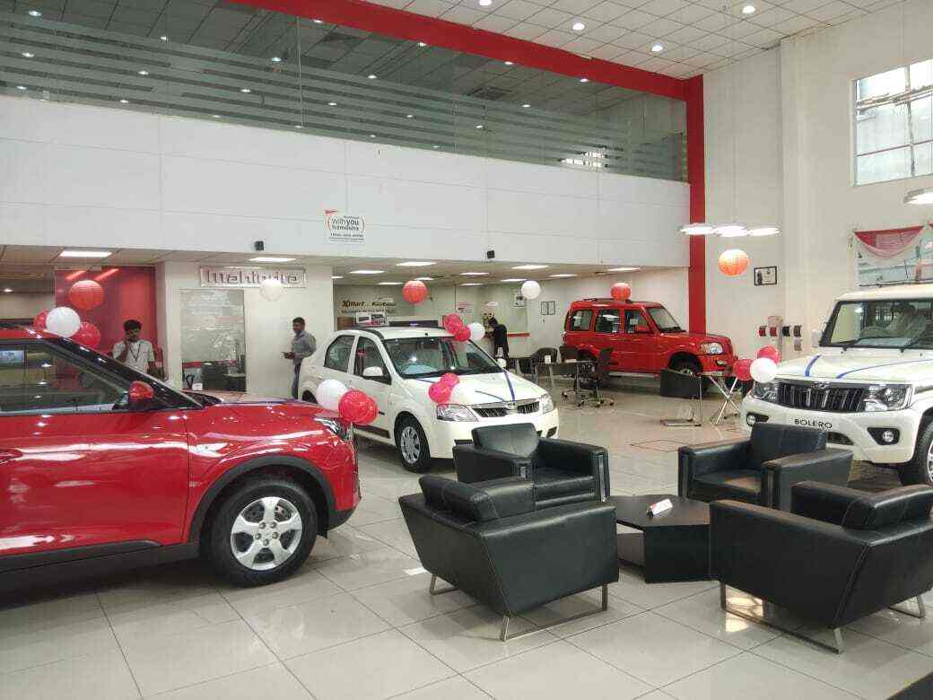 Top Mahindra Xuv700 (authorised) Car Dealers in Bangalore Best