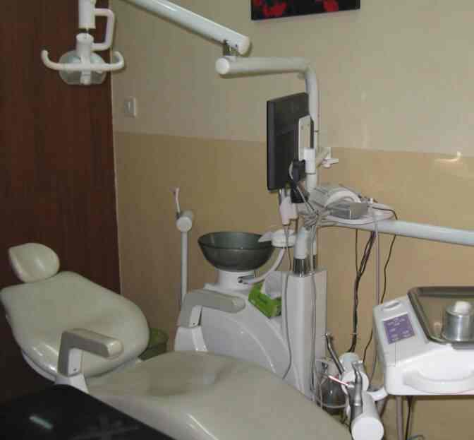 Dr. Deepak (Beyond Smiles) in Indiranagar,Bangalore Best Endodontist