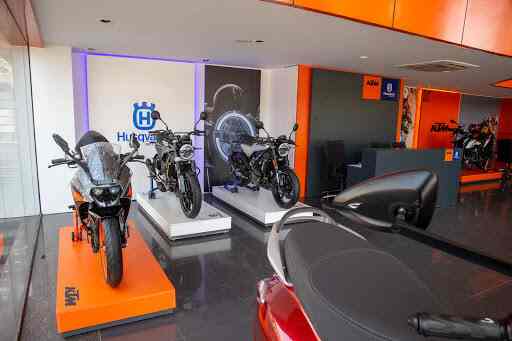 Ktm Showroom Photos, Mekhri Circle 