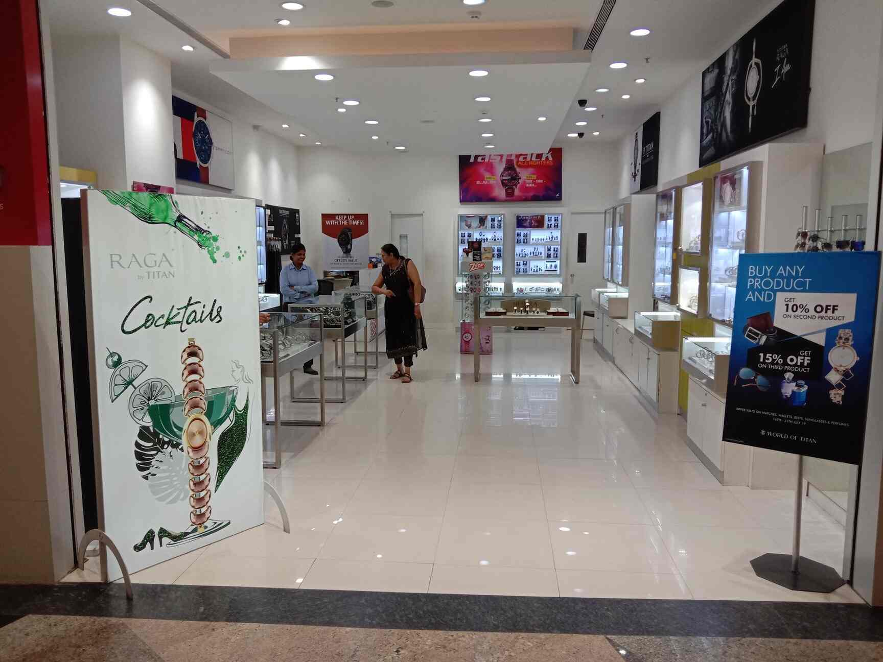 Titan showroom in top phoenix mall