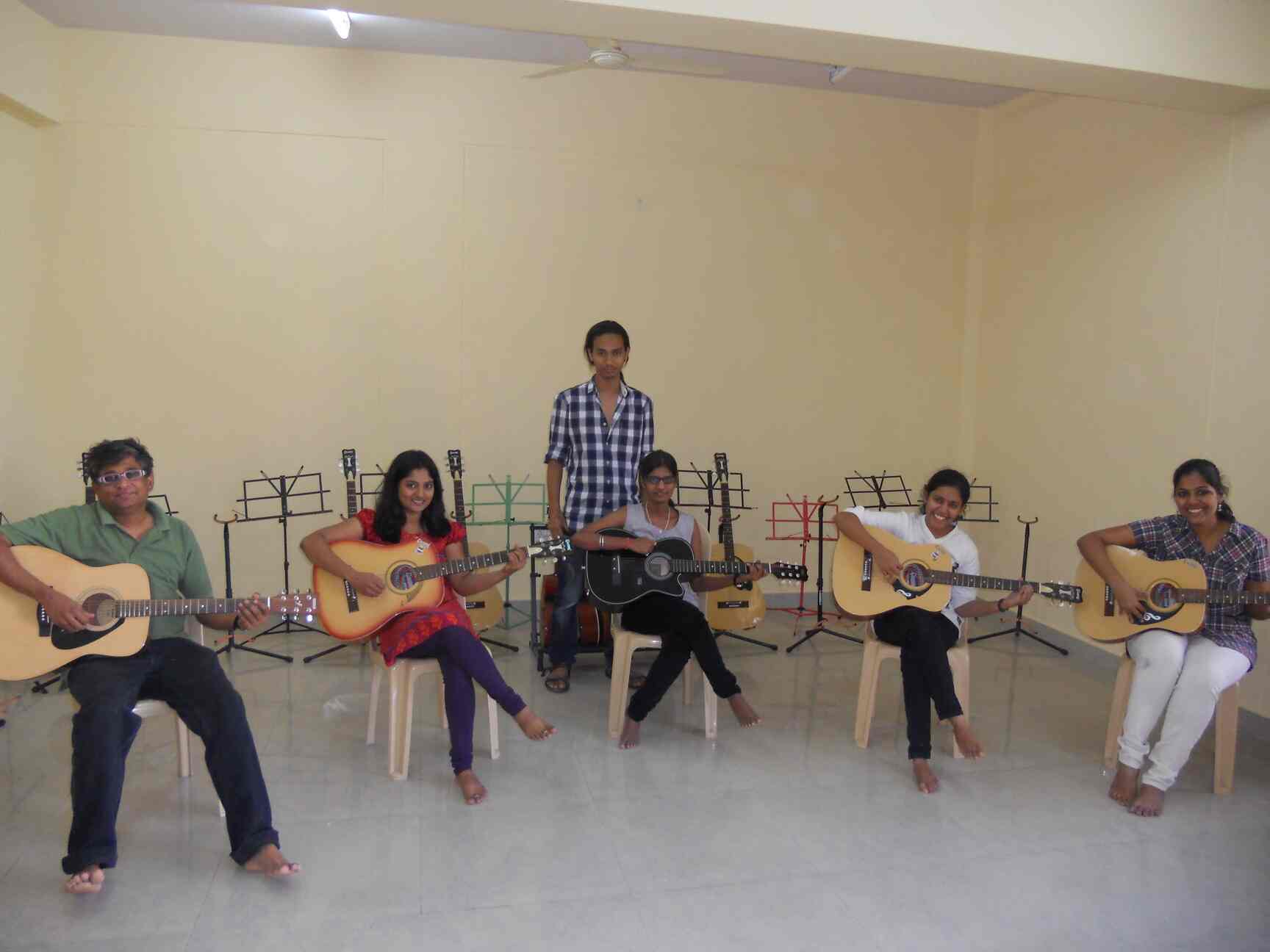 Top Professional Keyboard Classes in Neeladri Nagar, Bangalore Best