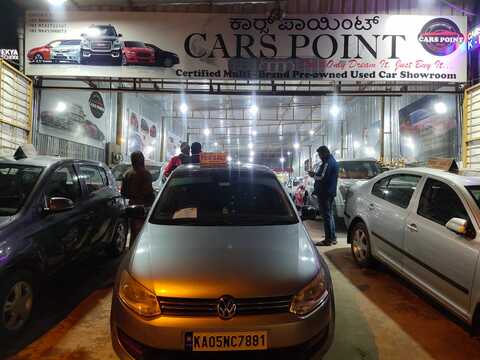 Second hand cars near outlet me