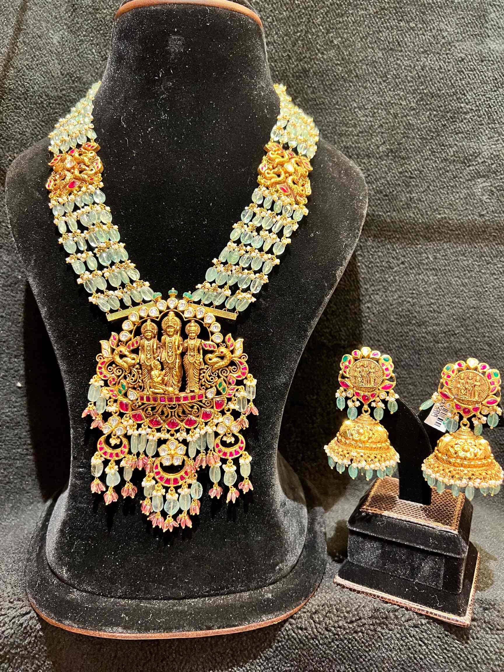 Praveen Jewellers in BalepetChickpet,Bangalore Best Jewellery