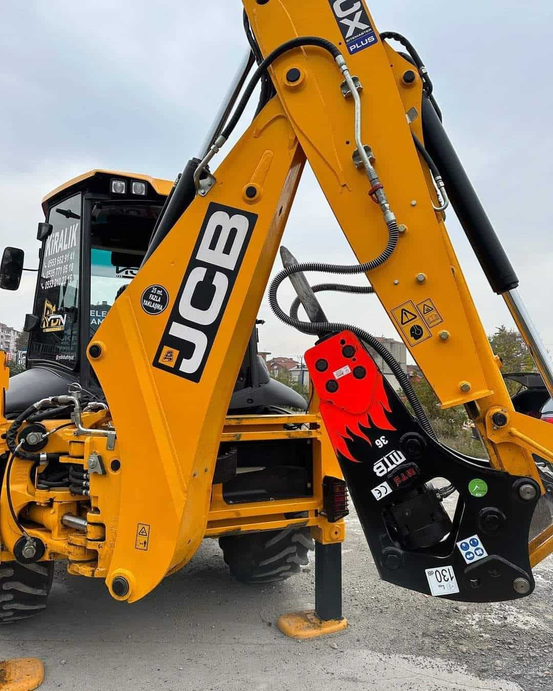 Top Backhoe Loaders On Rent in Daliganj - Best Backhoe Loaders On