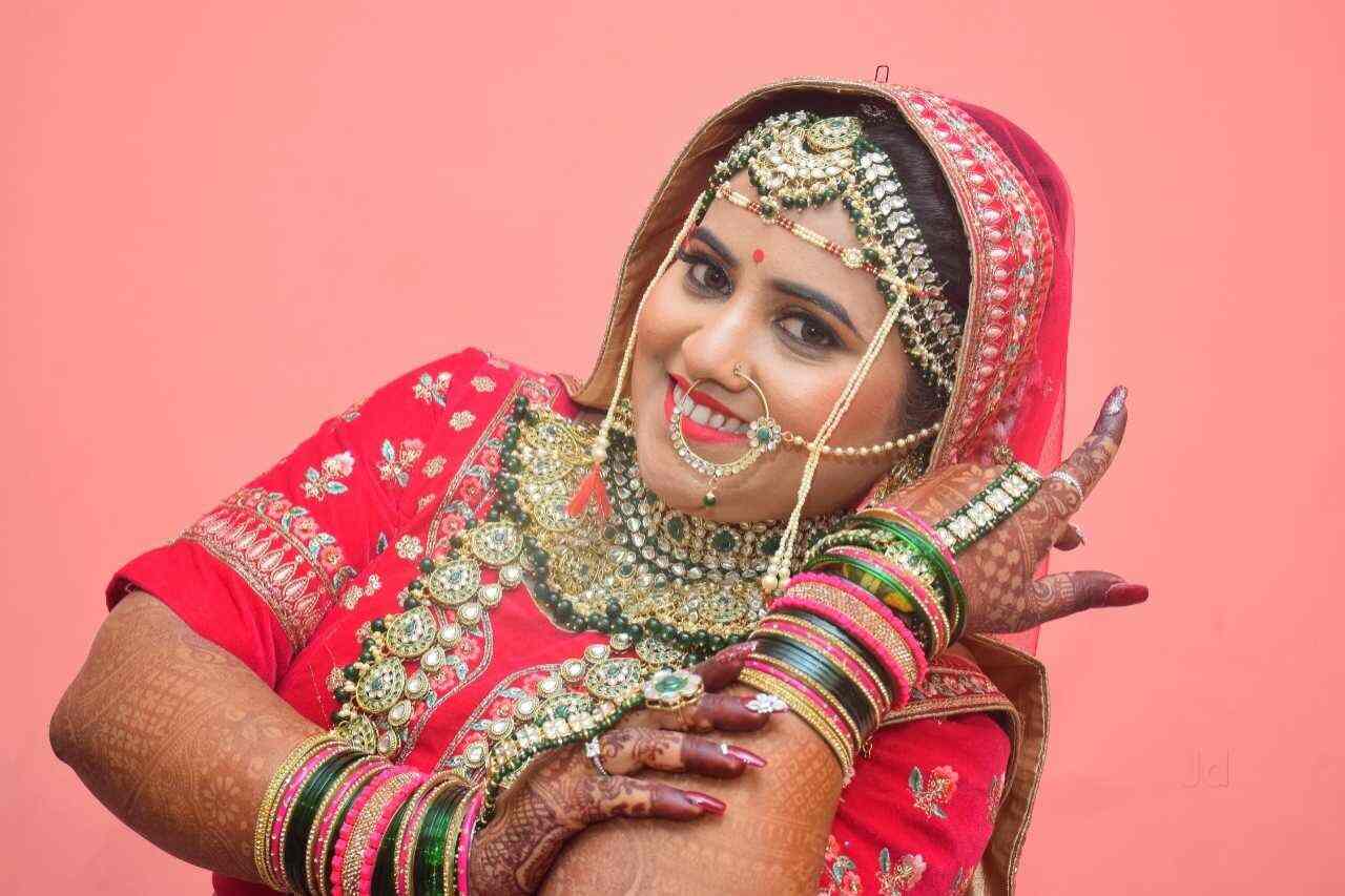 Top Beauty Parlours in Betul Best Ladies Beauty Parlours near me