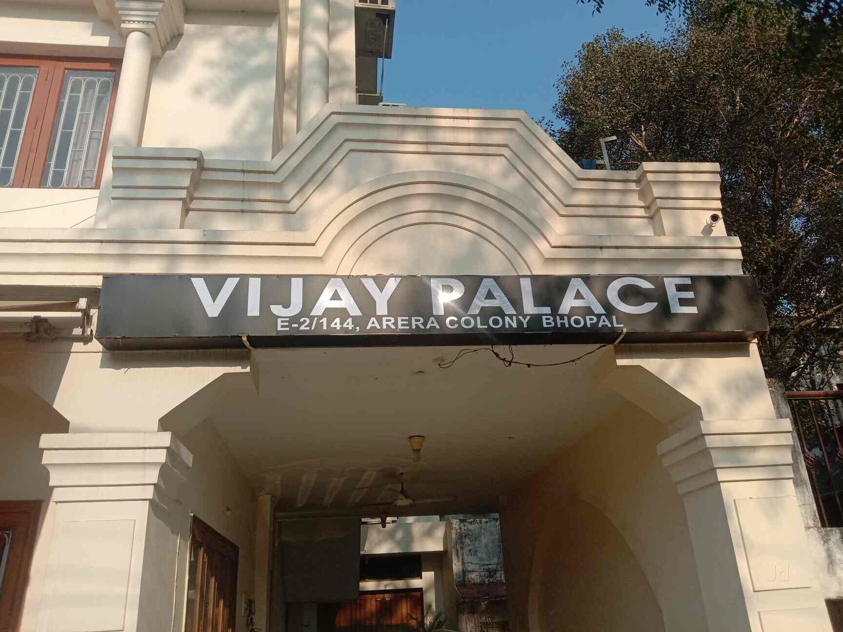 Book Hotel Vijay Palace in Arera Colony,Bhopal Best AC Guest House in