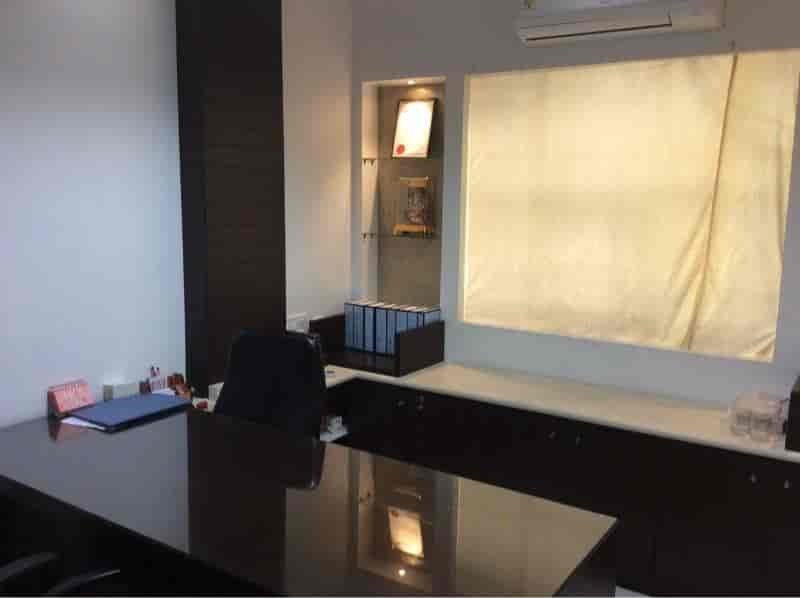 D S Thakur & Associates