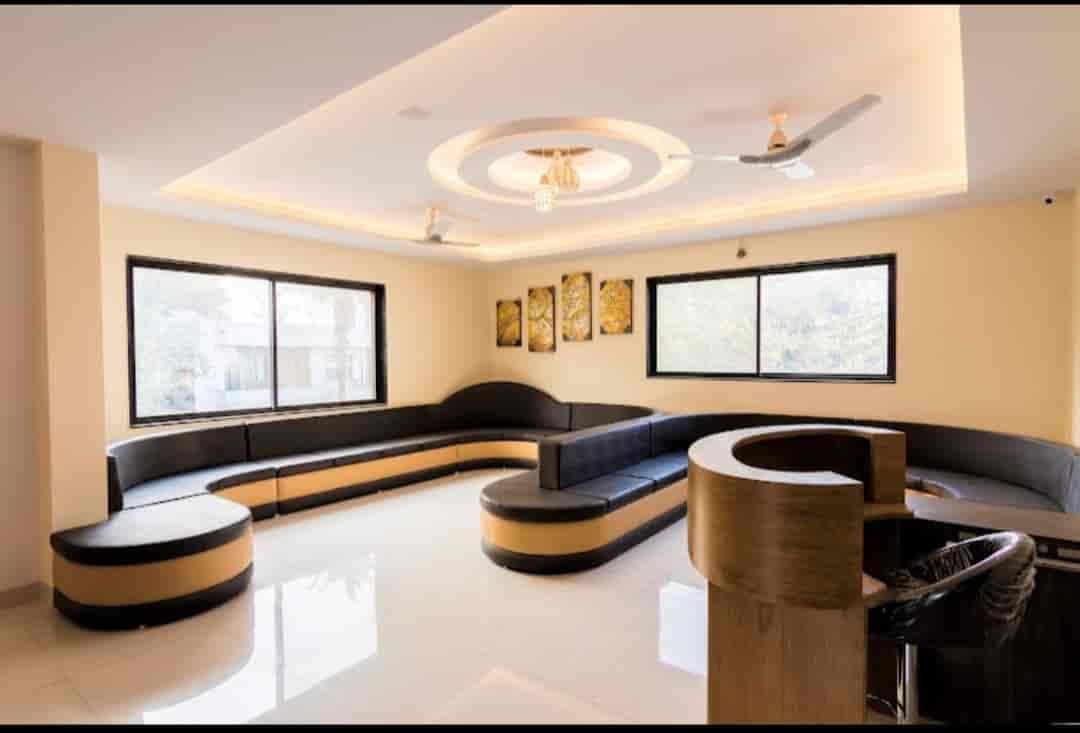 Dr Dhruv Mishra (Clinical and Aesthetic Dermatologist) in Arera Colony