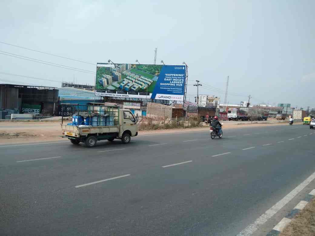 Top Hoarding Advertising Companies in Master Canteen, Bhubaneshwar