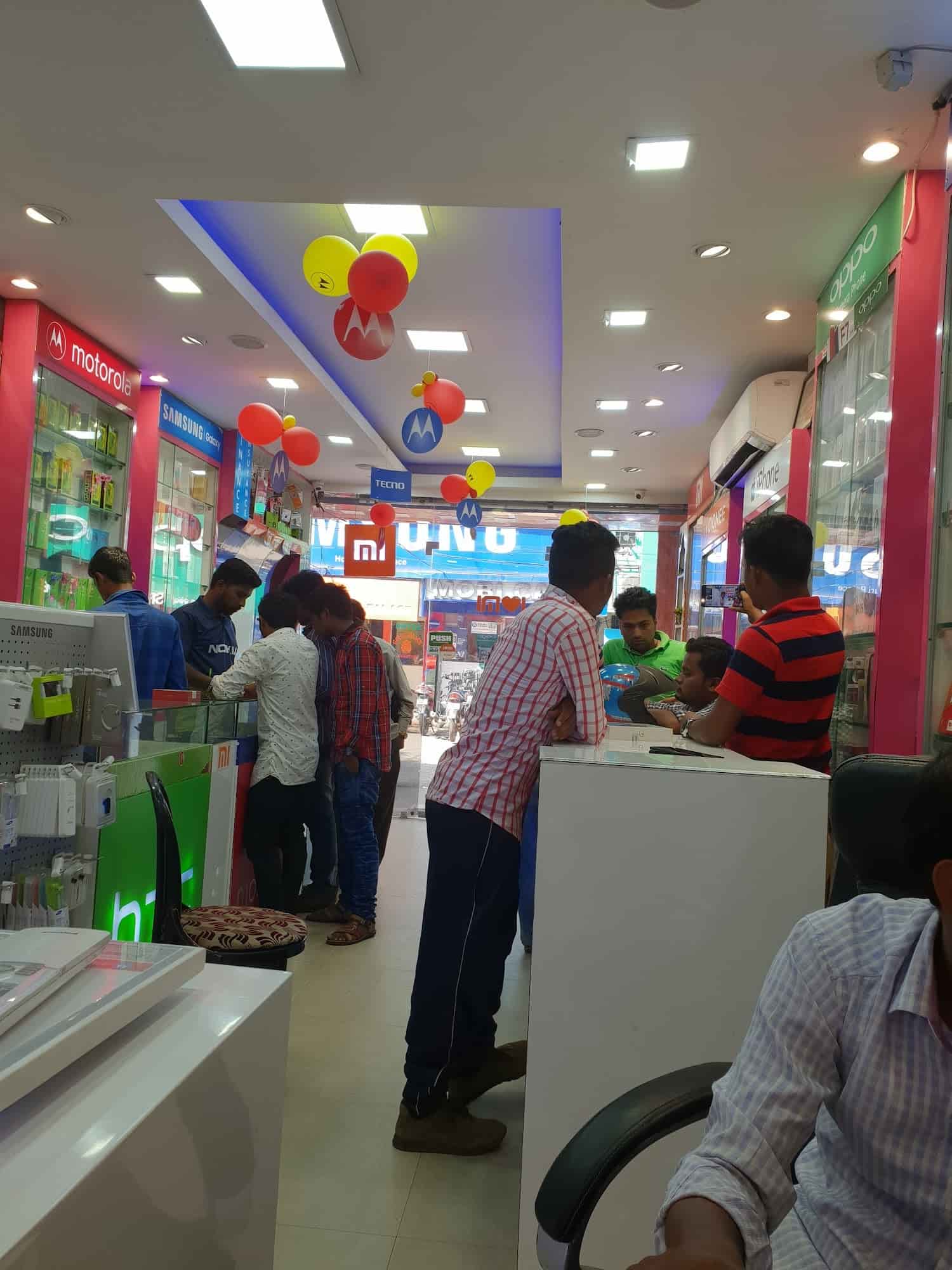 Top Apple Mobile Phone Dealers in CTC RoadLaxmi Sagar Best Apple