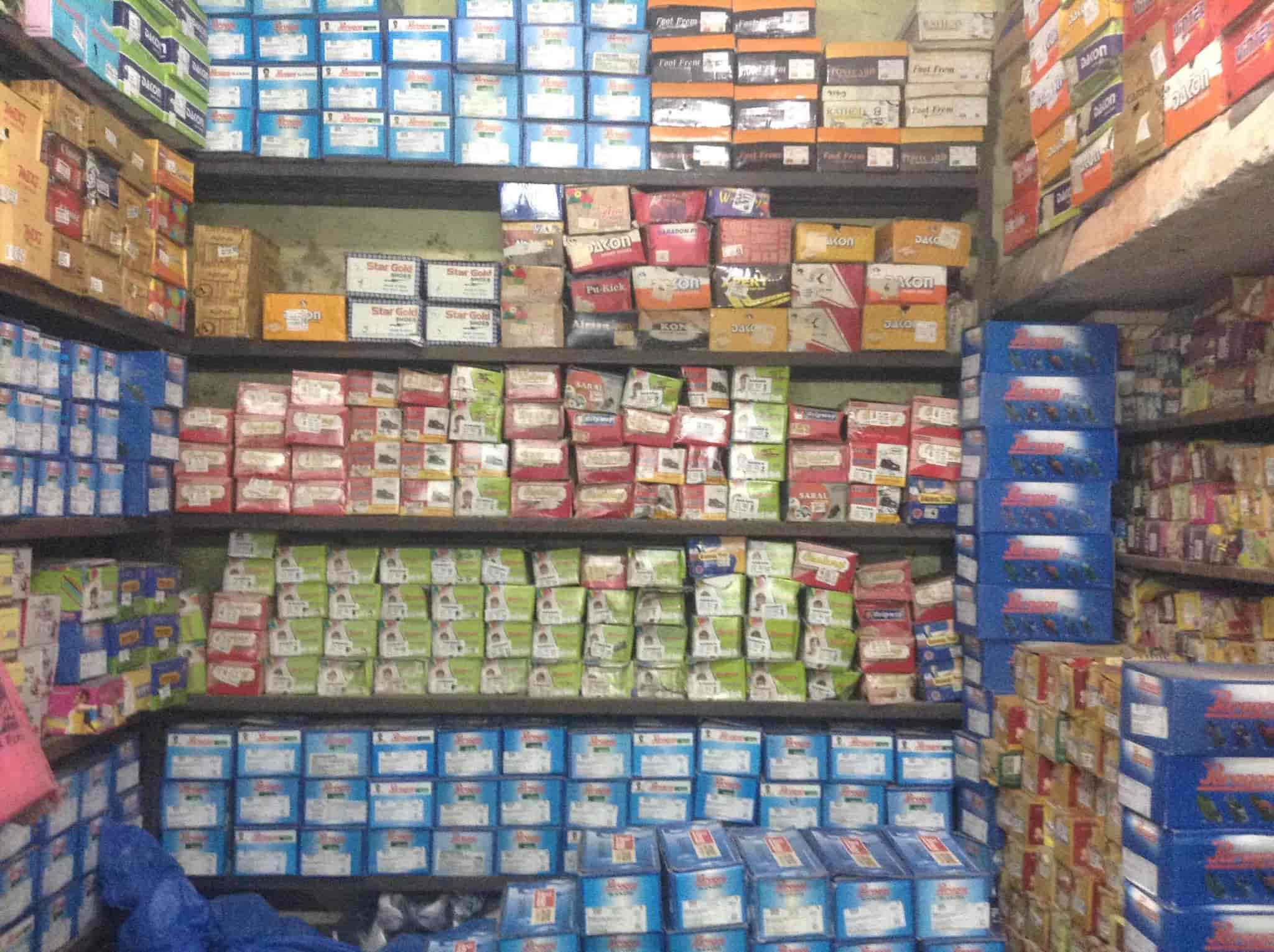 reebok showroom in bilaspur