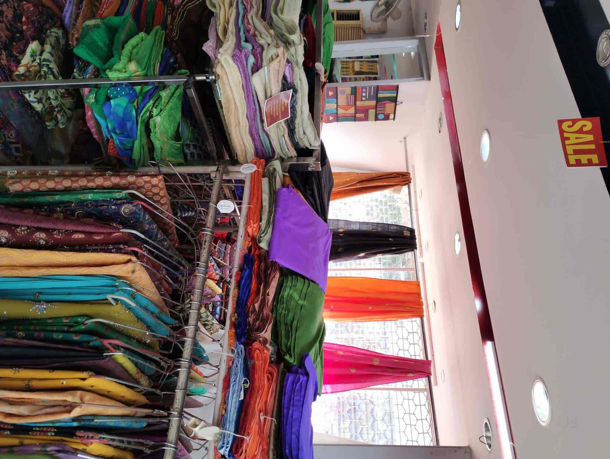 Handloom House in Chandigarh Sector 17d,Chandigarh Best Readymade